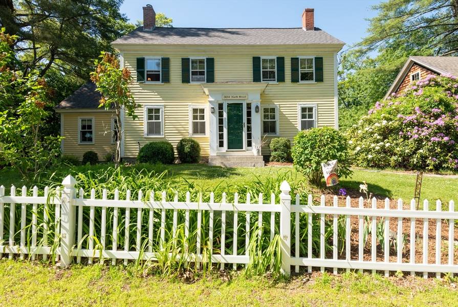 304 North St, Georgetown, MA 01833