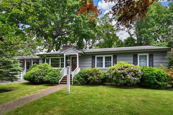 135 Moody St, North Andover, MA 01845