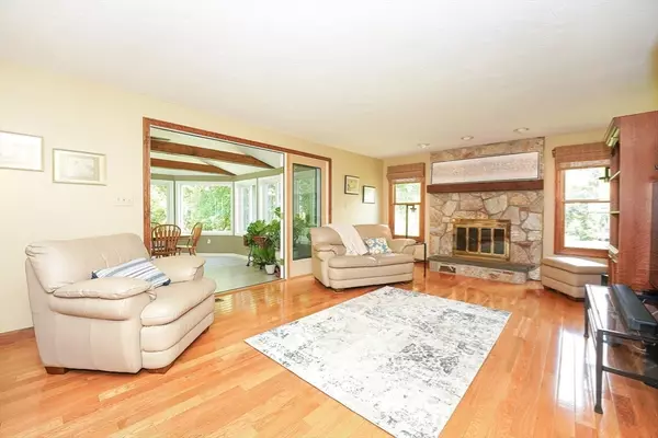 Stow, MA 01775,25 Maura Dr
