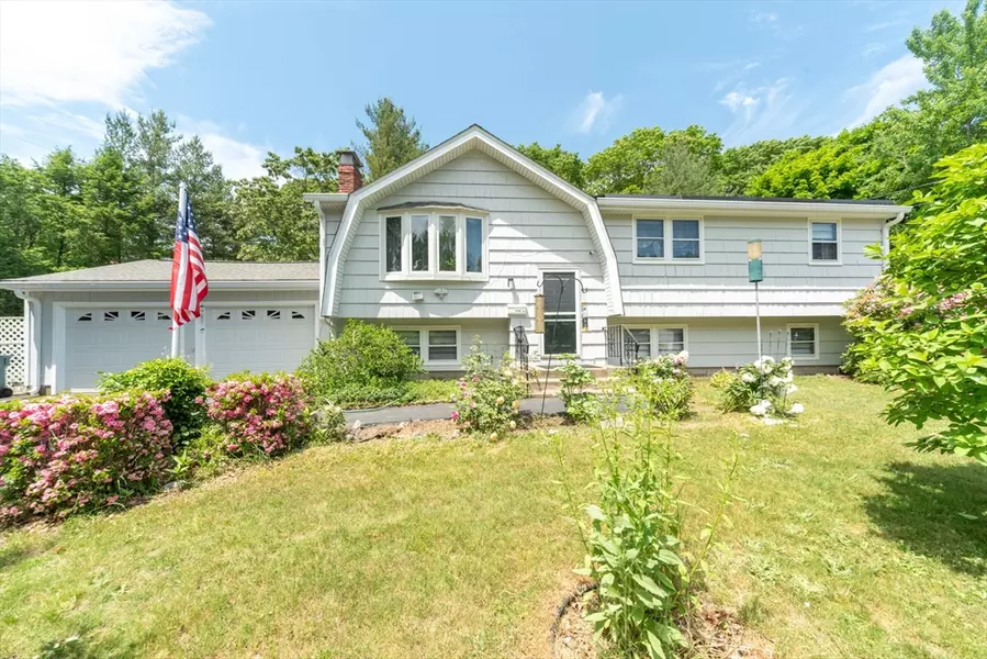 114 Peregrine Rd, Abington, MA 02351