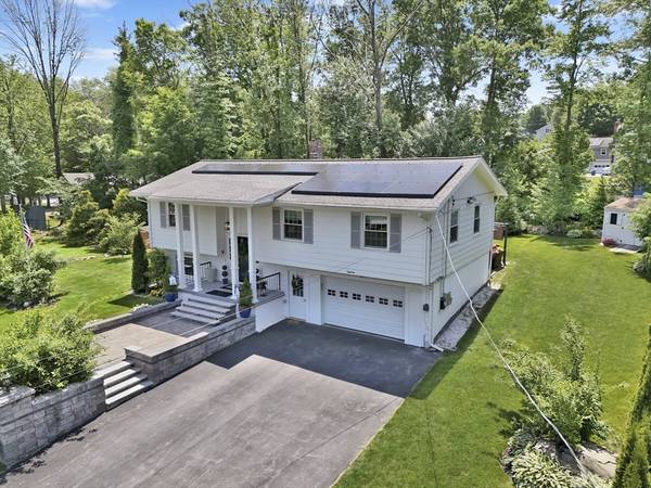 18 Bainbridge St, Leominster, MA 01453