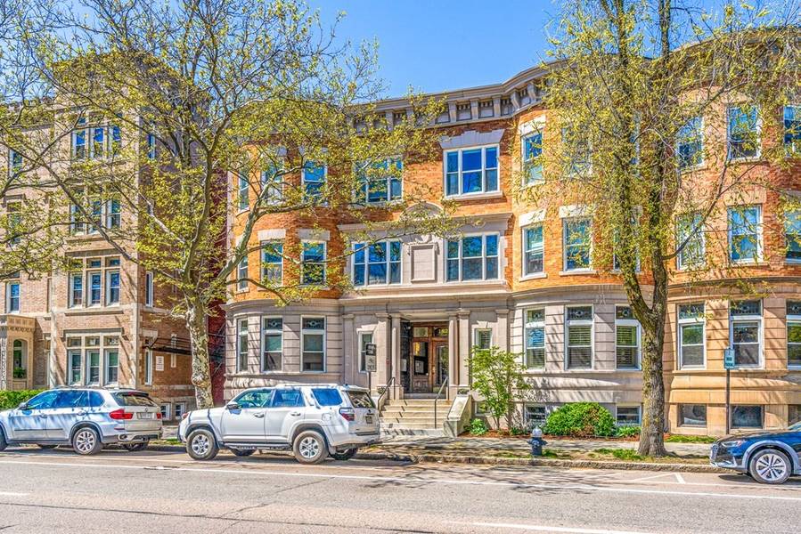 1824 Beacon St #1, Brookline, MA 02445