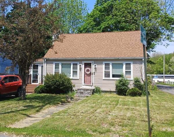 72 Pine Grove Ave, Bellingham, MA 02019