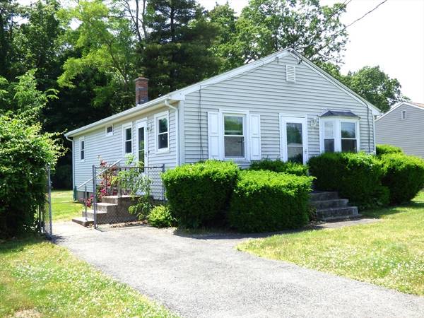 27 Mckinley Ave, Ludlow, MA 01056