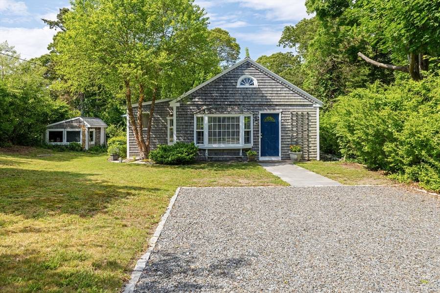 10 Tahanto Rd, Bourne, MA 02559