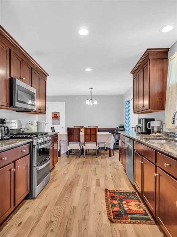Pelham, NH 03076,37 Abacoa Rd #37
