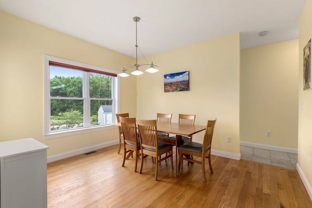 Littleton, MA 01460,10 Field Ln