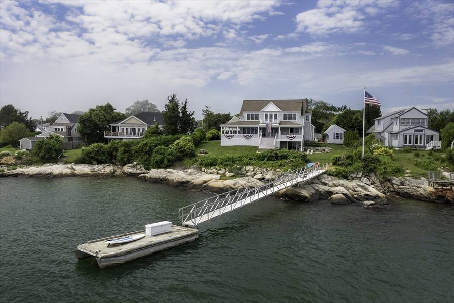 62 Shore Dr, Kingston, MA 02364