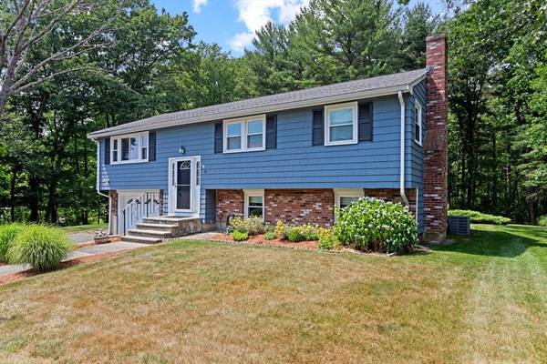 8 Foley Drive, North Reading, MA 01864