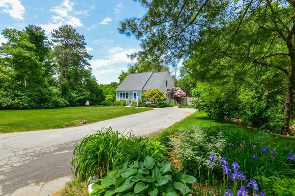 14 Kerrywood Dr, Falmouth, MA 02536