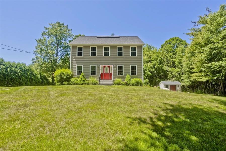 53 Porter St, Granby, MA 01033