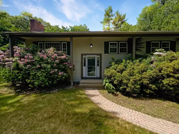 3 Old Homestead Rd, Westford, MA 01886