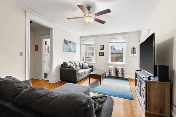 852 Massachusetts Ave #11, Cambridge, MA 02139