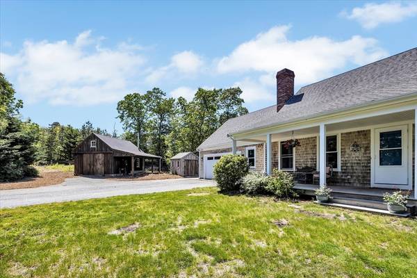 137 Middle Rd,  Chatham,  MA 02659