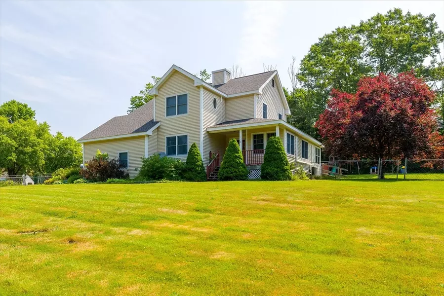 112 Fiske Hill Rd, Sturbridge, MA 01566