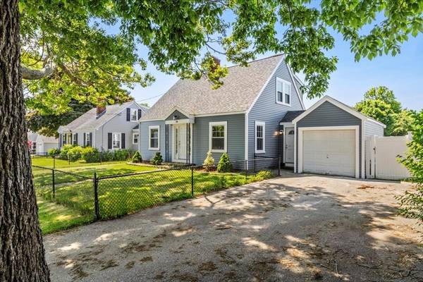 731 Read St, Somerset, MA 02726