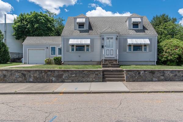 335 Buchanan St, Pawtucket, RI 02860