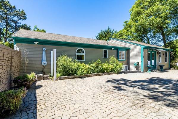 Falmouth, MA 02536,12 Ox Bow Road