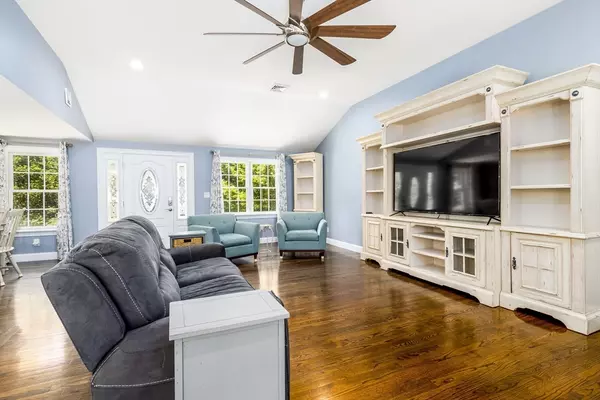 Falmouth, MA 02536,12 Ox Bow Road