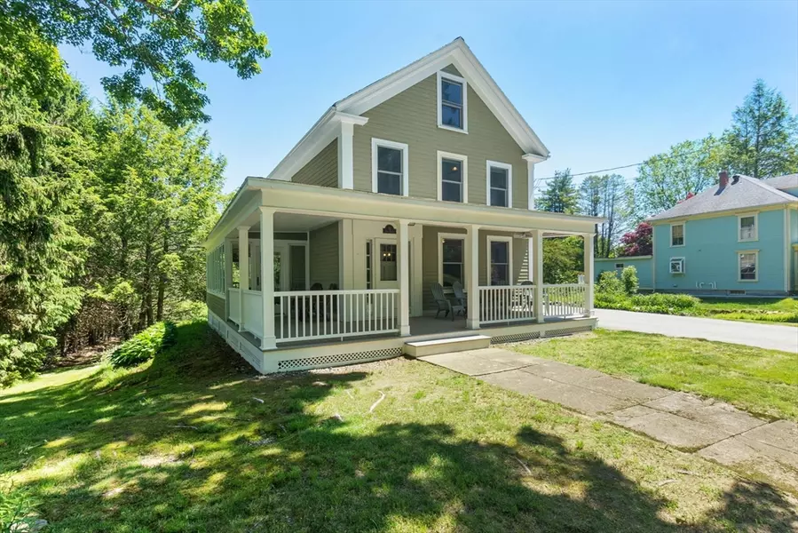 16 High St, Merrimac, MA 01860