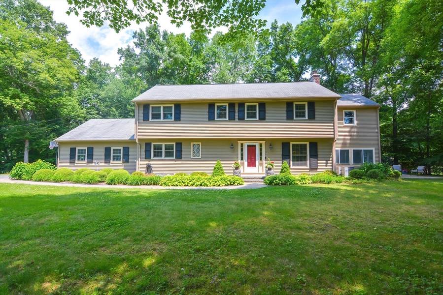 11 Red Gate Ln, Southborough, MA 01772