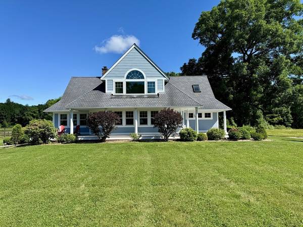 45 Clapp St, Easthampton, MA 01027