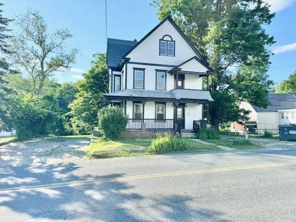 15 Stafford St, Charlton, MA 01507