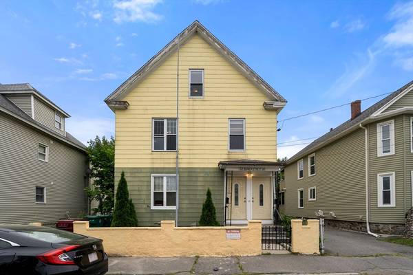 22 Barker St, Lowell, MA 01850