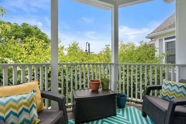Brookline, MA 02446,104 Harvard St #6