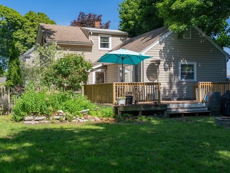 26 Flood Street, Waltham, MA 02453