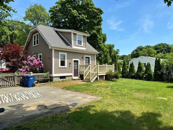 14 Field Street, Seekonk, MA 02771