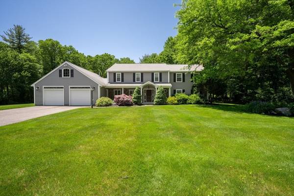 19 Marie Dr, Andover, MA 01810