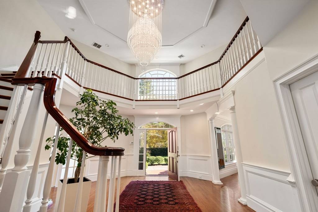 Weston, MA 02493,55 Radcliffe Road