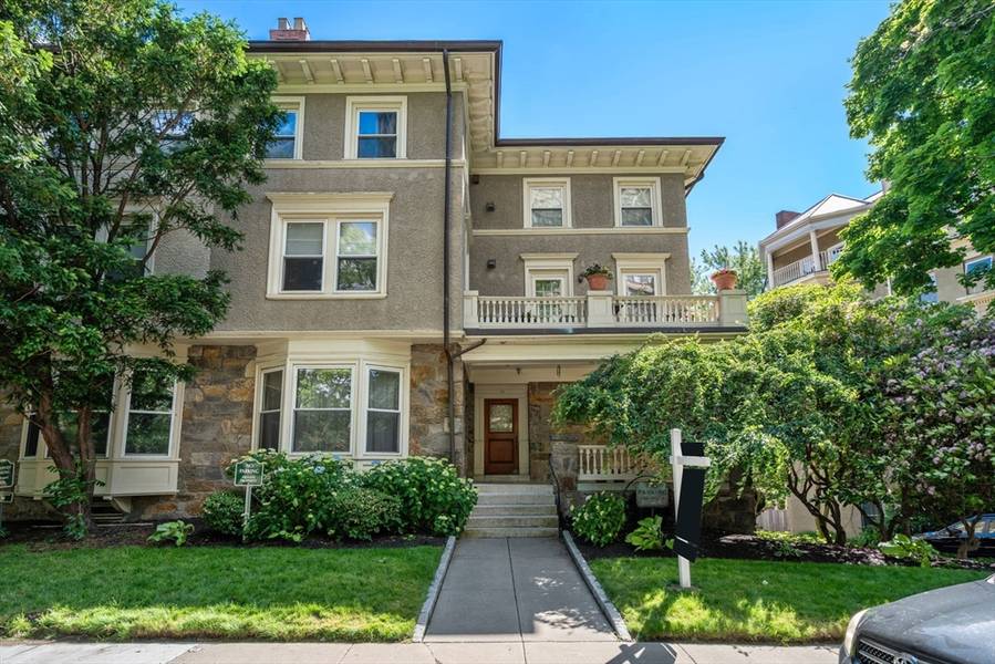 19 Regent Circle #1, Brookline, MA 02445