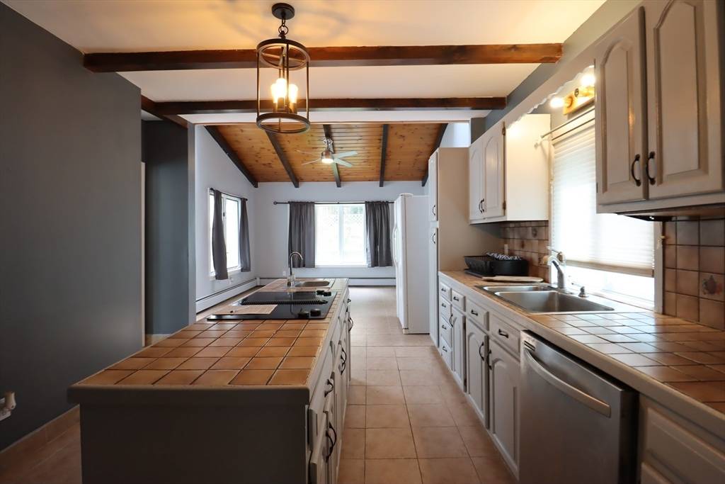 Haverhill, MA 01830,37 Lawrence St