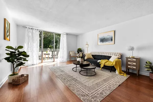 Brookline, MA 02445,41 Park St #411