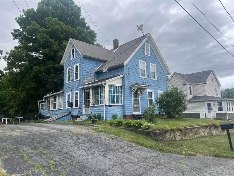 43 Oak Ave, Athol, MA 01331