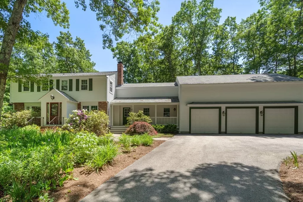 Sudbury, MA 01776,27 Pondview Rd