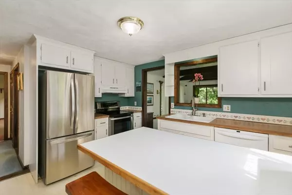 Londonderry, NH 03053,5 Seminole Place