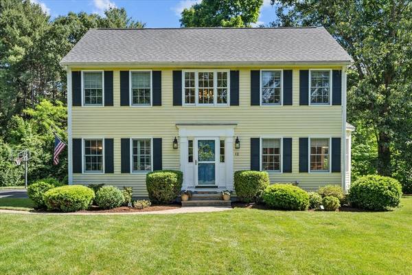 12 Stewart St, Franklin, MA 02038