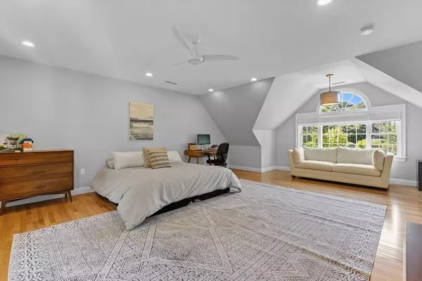 4 Alice Dr Wayland, MA 01778