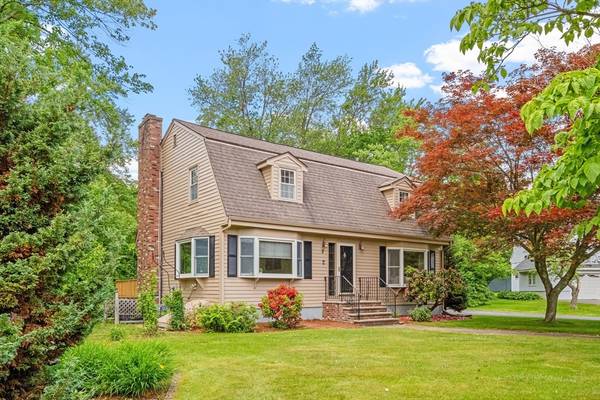 2 Hollow Tree Ln, Methuen, MA 01844