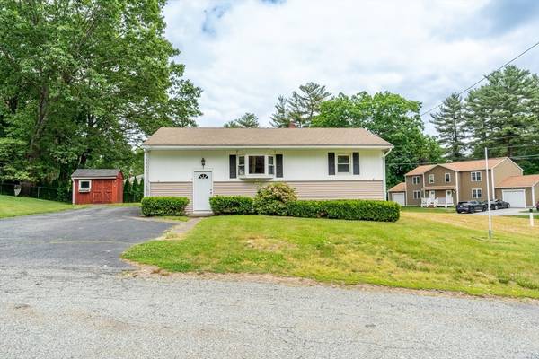 Oxford, MA 01540,4 Shady Ln