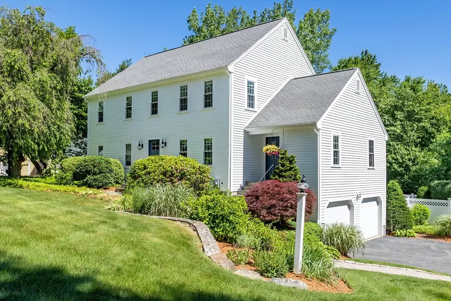 4 Fox Ln, Westborough, MA 01581