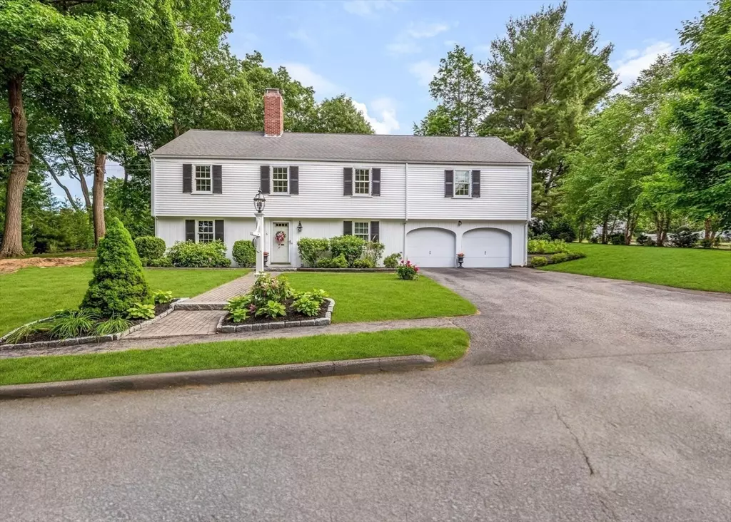 Lynnfield, MA 01940,6 Robin Road