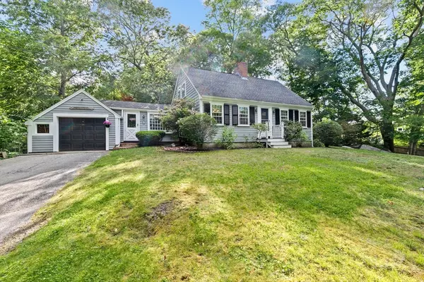 10 Ridge Top Rd, Cohasset, MA 02025