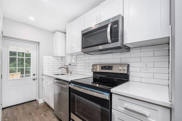 341 Windsor St #3, Cambridge, MA 02141