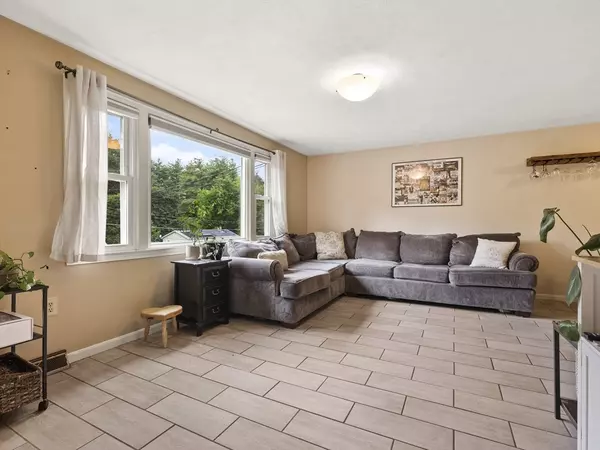 Townsend, MA 01469,20 Balsam Dr