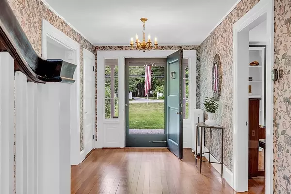 Lincoln, MA 01773,24 Sandy Pond Rd