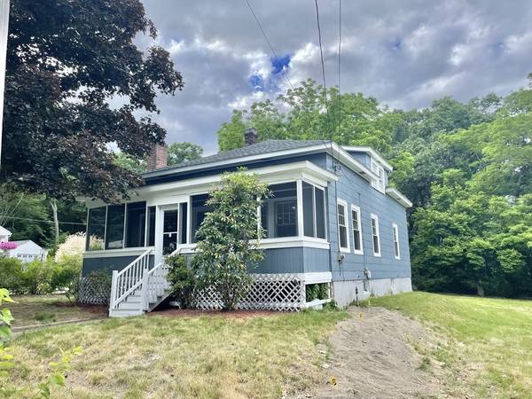 37 Tower St, Webster, MA 01570